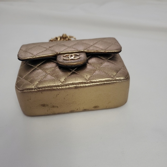 CHANEL Quilted Mini Flap Bag Charm Keychain Gold - Picture 5 of 13